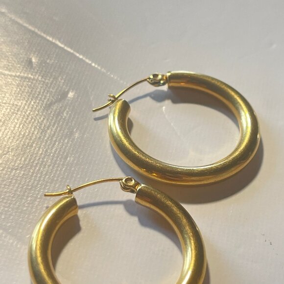 Claire's Set of 2 Pairs of Hoop Earrings Gold & Silver - Picture 3 of 7